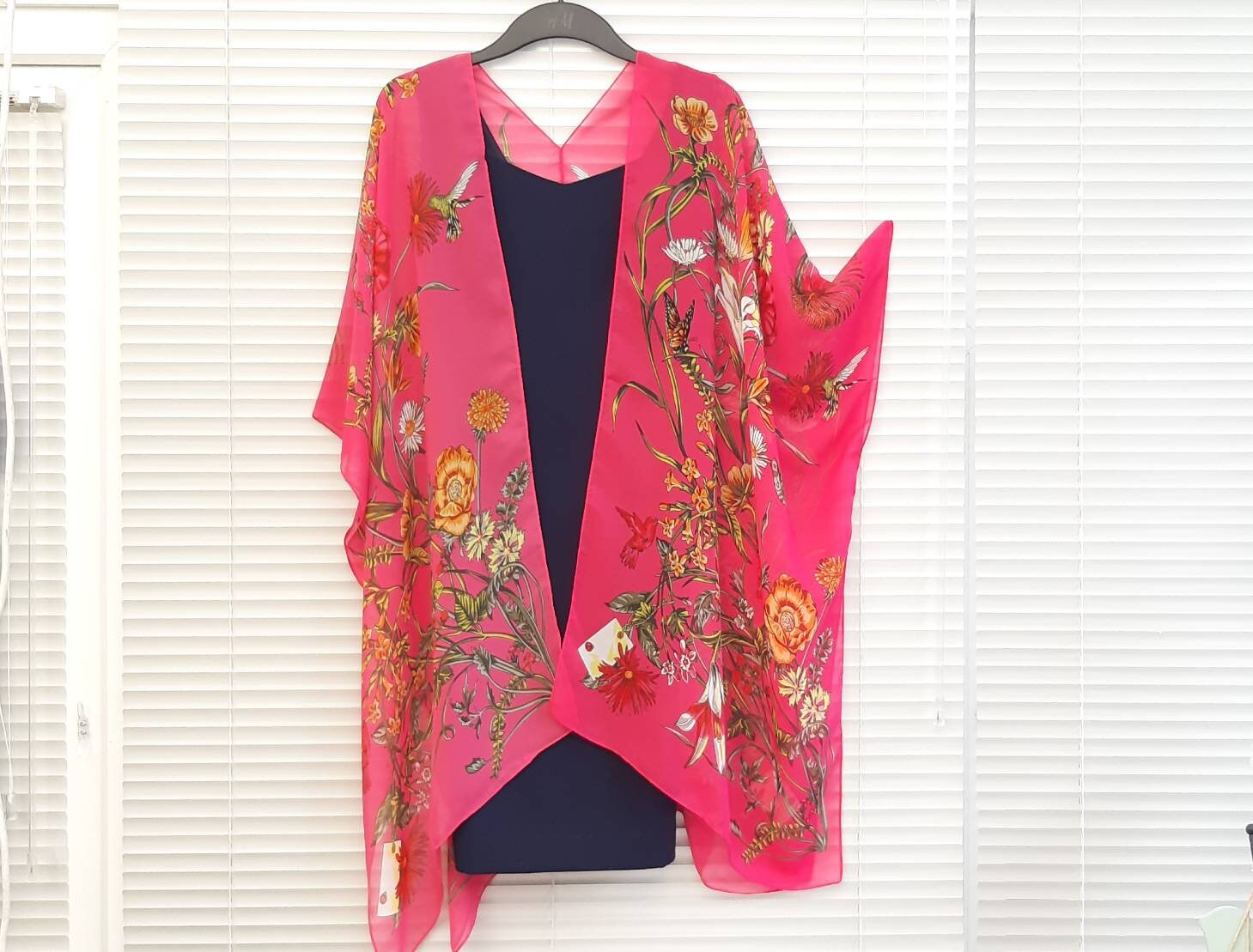 15 Amazing Women’s Kimono Cardigans For 2024
