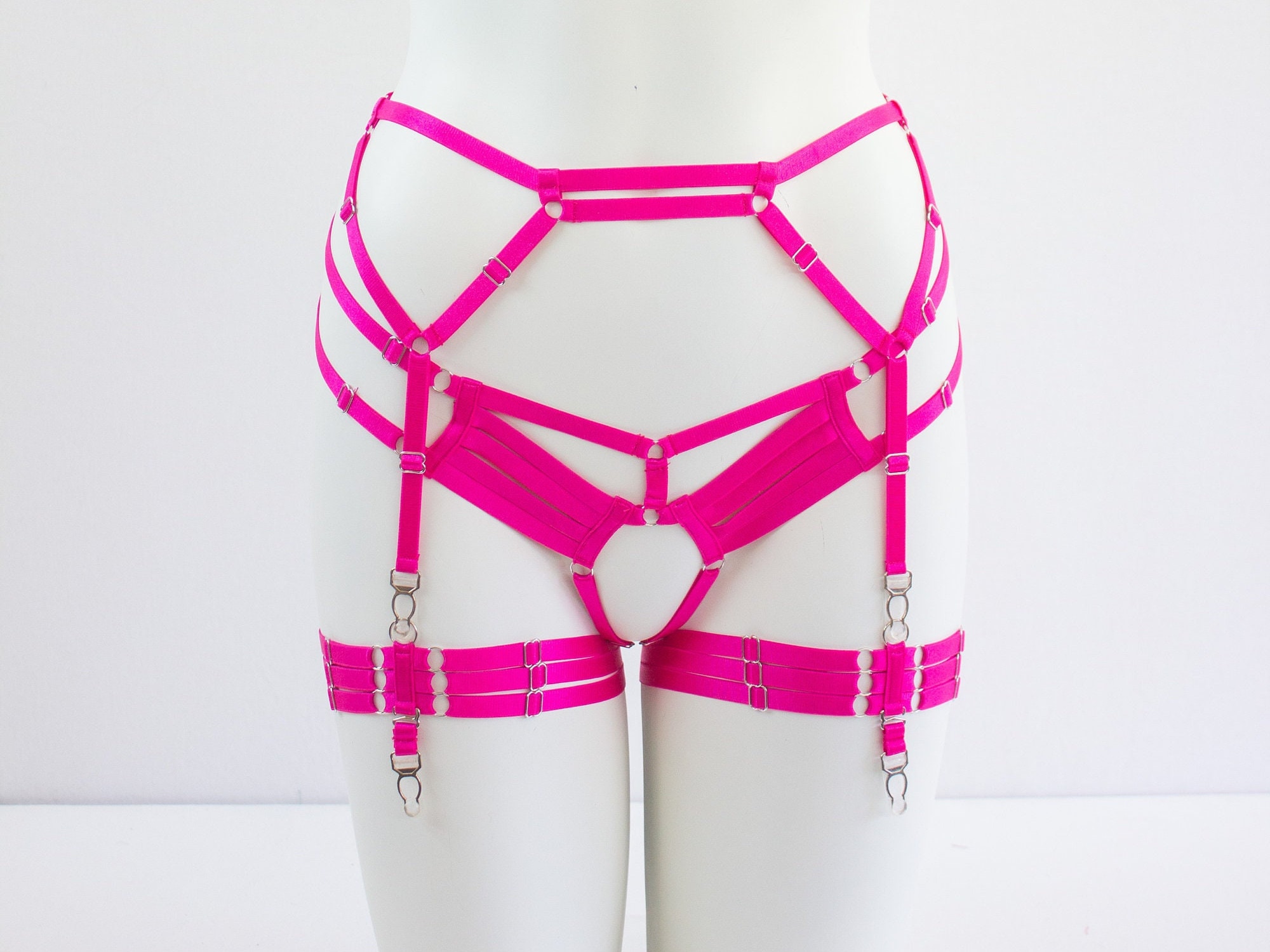 Where Can A Person Buy Pink Garters
